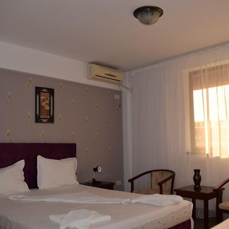 Hotel Ibiza Eforie Nord Luaran gambar